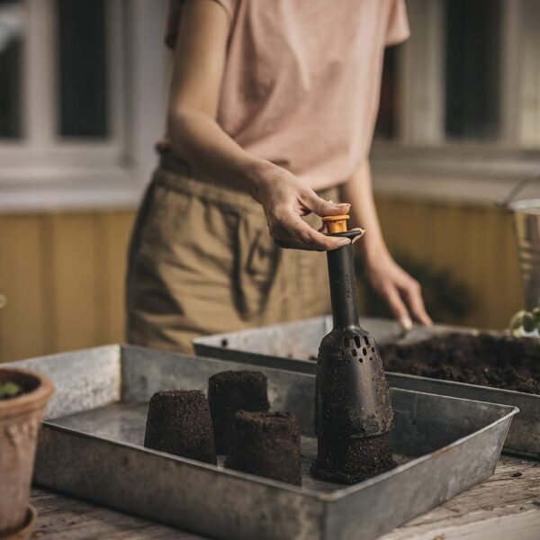Fiskars Soil Block Maker for Garden Seeds with Natural Air Pruning - Image 3